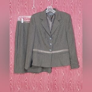 KASPER 2 Piece Sz 8P Greenish  Long Sleeve Button Collared Skirt Suit Women's